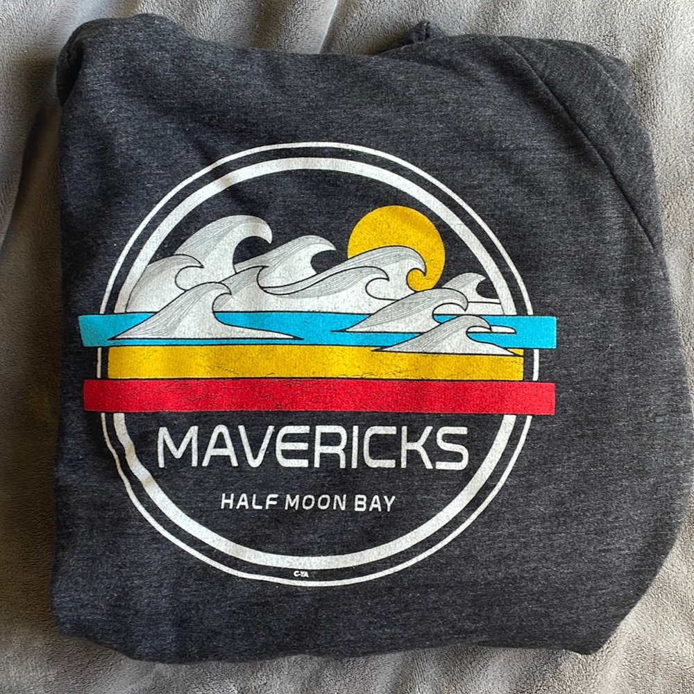 Mavericks - Half Moon Bay sweater/hoodie